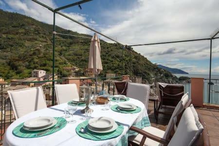 Apt. With An Exciting View Monterosso al Mare Luaran gambar