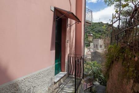 Apt. With An Exciting View Monterosso al Mare Luaran gambar